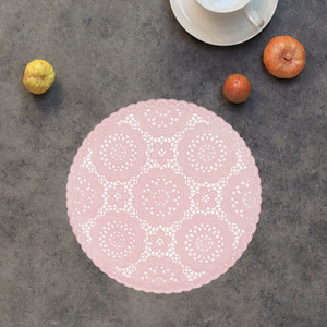 Nouveau Set de Table Rond Rose en PVC avec Dentelle, Résistant à la Chaleur, Imperméable et Antidérapant, Idéal pour la Maison, les Fêtes et les Cafés - Product Image 3
