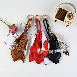 Gantungan Kunci Tas dan Mobil, Liontin Syal, Hiasan Pita Kulit dengan Rumbai, Mode Mewah Eropa dan Amerika - Product Image 2