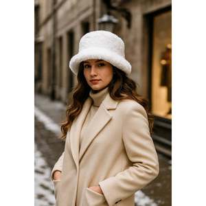Chapeau Bob en Fourrure Off-White Importé - Chapeau d'Hiver Tendance - Accessoire Off-White Premium Spk1102-1 - Blanc - Product Image 4