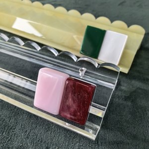 Expositor de Mahjong Americano Premium con Empujadores, Estantes de Acrílico con Diseño de Caparazón de Tortuga, Accesorios de Exhibición para Mahjong Americano - Product Image 3