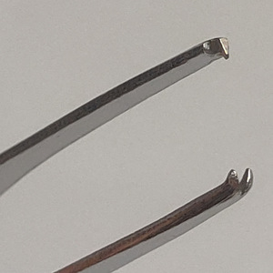 Stainless Steel Forceps With Hooked Tips 14Cm Dressing Tissue Laboratory Dissection Grip Rat Tooth <b>Clamps</b> - Product Image 2