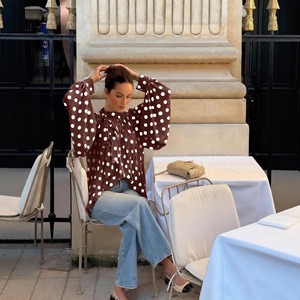 <span class=keywords><strong>Blusa</strong></span> de mujer holgada, elegante y bonita, <span class=keywords><strong>con</strong></span> cuello halter, manga farol, semitransparente y <span class=keywords><strong>con</strong></span> lazo de lunares. - Product Image 3
