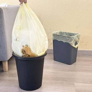 ถุงขยะลายการ์ตูนคาปิบาร่าแบบหนา 100 ชิ้น ยี่ห้อ Huamaohengchun  ถุงขยะแบบมีหูหิ้ว รับน้ำหนักได้มาก  ขนาด 39 * 49 ซม. - Product Image 3