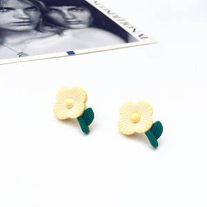 2025 Hot Selling Handmade Cute Fresh <b>Sweet</b> Stud Earrings Fashion New Trendy Flower Shaped Clip on Earrings for Girls Women <b>Party</b> - Product Image 5