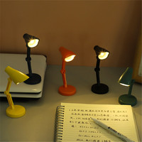 Petite lampe de nuit Led multi-angle réglable pour la décoration de bureau