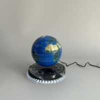 Vente en gros Lampe LED à lévitation magnétique Lumière de carte du monde rotative flottante avec décor moderne