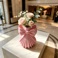 Nouveau Vase Moderne en Plastique Rose avec Nœud 2026 pour Salon, Décoration Intérieure Haut de Gamme, Composition Florale pour Bureau