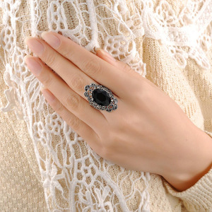 Anello con Design in Pizzo Floreale Stile Barocco Vintage per Donne - Product Image 2