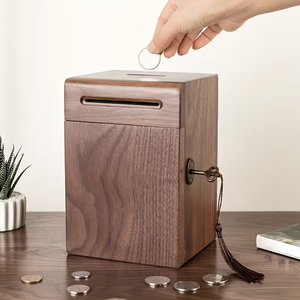 Hucha de madera personalizada con llaves, mini caja de ahorro de madera para niños, regalo para monedas - Product Image 4