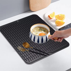 Tapis de séchage de vaisselle rectangulaire en silicone écologique classique, tapis de comptoir de cuisine multi-usages, résistant à la chaleur - Product Image 4