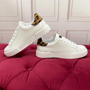 Zapatos Deportivos Casuales Gabbna, Estilo Dad Shoes, con Suela Plana, Diseño Graffiti Clásico, Moderno y a la Moda, en Blanco y Negro - Product Image 4