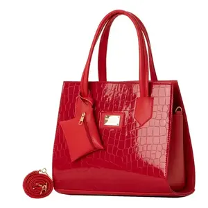 Sac à main en cuir PU imprimé alligator rouge pour femme Fana Brina M3831, fermeture à rabat, sac de soirée élégant avec bandoulière amovible - Product Image 1