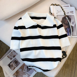 Vente en gros de vêtements d'été tendance pour femmes : Blouse, Hauts à col polo à manches courtes, T-shirt tricoté rayé décontracté - Product Image 3