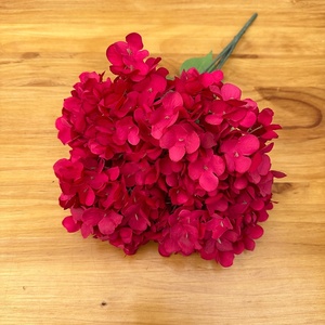 Fiori di Seta per Matrimoni all'Ingrosso, 5 Teste di Ortensia Artificiale Rossa, Rosa e Bianca per Decorazioni Nuziali - Product Image 2