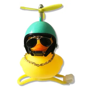 Leuke Zachte Kleine Gele Eend Flash Accessoires Auto Helm Motorfiets Hoorn Rubber Duck Speelgoed Bel Fiets Licht