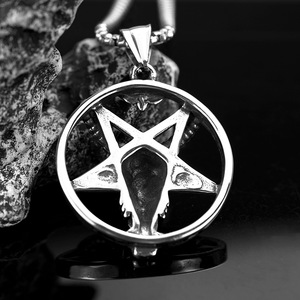 Collier pendentif en acier inoxydable avec pentagramme et crâne de chèvre, bijoux à thème pour hommes, accessoire de mode - Product Image 3