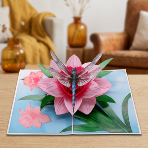 Carte pop-up 3D florale rose avec lys et libellule, artisanat en papier fait main, décoration rectangulaire pour la maison, design découpé, impression offset - Product Image 1