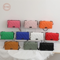 Sac à main de luxe pour femme de haute qualité, sac à bandoulière de créateur avec chaîne décorative et motif diagonal, sac bandoulière