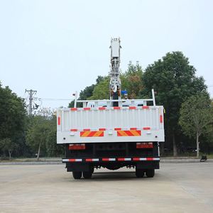 Grue montée sur camion Dongfeng 5T à flèche télescopique 4 sections, approvisionnement direct usine pour la logistique, les ports, la construction et le levage en chantier - Product Image 4