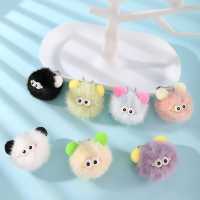 Pompon léger, doux et mignon avec accent œil de dessin animé 3D, design chaîne perlée, petite forme, charmant, pratique, portable et écologique