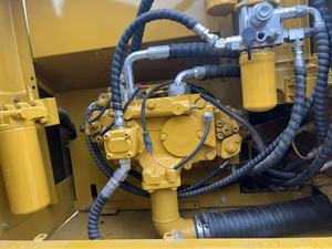 รถขุดตีนตะขาบ Caterpillar 320D มือสองจากญี่ปุ่น น้ำหนัก 20 ตัน พร้อมเครื่องยนต์เดิม เหมาะสำหรับงานดินดันดันขึ้นลง  ใช้งานน้อย - Product Image 3
