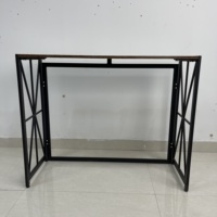 Table pliante en métal pour entrée avec dessus en bois rustique