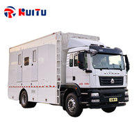 Véhicule chirurgical mobile SITRAK 4x2 personnalisé avec deux portes d'entrée, camion de salle d'opération d'urgence