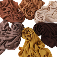Vente en gros Foulard léger tendance élégant pour femme Tudang Malaisie Châle solide et doux respirant Hijab anti-rides lux