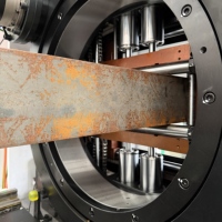Grande découpeuse laser à fibre CNC 6000W 12000W haute puissance pour tubes en acier au carbone et tuyaux métalliques