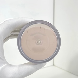 Polvo de maquillaje fino, superventas, altamente efectivo, controla la grasa, es resistente al agua y al sudor, con una textura delicada. - Product Image 2