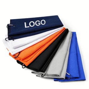Serviette de golf personnalisée en microfibre gaufrée avec sublimation et crochet - Product Image 2