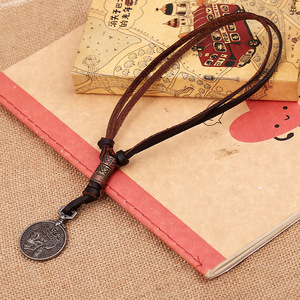 Collier en cuir style vintage avec pendentif crâne et pièce de monnaie, charme gothique steampunk, cadeau unique pour homme motard et punk - Product Image 2