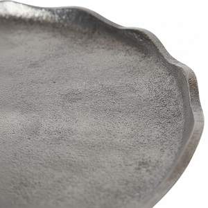 Table d'appoint décorative moderne ronde en métal et aluminium, avec bords décalés, pour table de chevet de chambre à coucher ou de salon, argent, 15x15x22 - Product Image 1