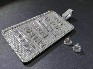 Colgante de Número Personalizado OEM/ODM de Plata Esterlina con Perla de Agua Salada Vintage y Engaste de Garra, Unisex para Niños, Hombres y Mujeres - Product Image 3