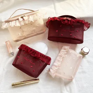 Petit Trouver maille amour brodé dentelle Portable cosmétique maquillage sac mignon tissu couple cadeau pour les produits de la saint-valentin