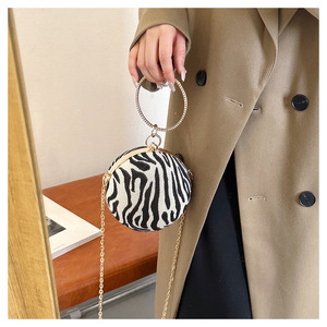 2023 Tendência Moda animal print senhoras bolsa bolsas leopardo e zebra padrão redondo coração forma embreagem mão sacos para as mulheres - Product Image 2