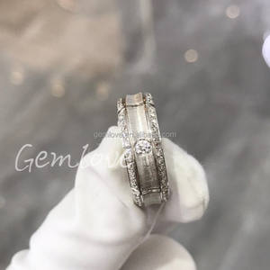 แหวนแฟชั่นสุดหรูสีทอง18K สำหรับผู้ชายได้รับการรับรองจากแล็ปซึ่งปลูกด้วยเม็ดเพชรทรงกลมออกแบบให้เป็นสถานที่ที่ออกแบบมาเป็นพิเศษสำหรับเขา - Product Image 4