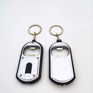 Ouvre-<span class=keywords><strong>bouteille</strong></span> <span class=keywords><strong>de</strong></span> bière 3 en 1 Lampe torche LED avec porte-clés - Product Image 1