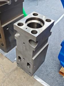 Peças de Reposição para Martelo Hidráulico GOODB TNB151 Cabeça Frontal <span class=keywords><strong>Toku</strong></span> Martelo Rompedor Cilindro Peças de Máquinas de Construção - Product Image 5