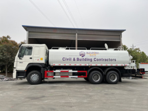 Camión Cisterna de Agua HOWO 6x4 340HP con Motor Diésel Weichai, 25000 Litros, 25cbm, 10 Ruedas - Product Image 3