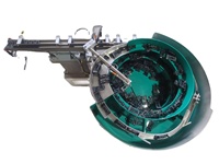 Vente en gros de mangeoires vibrantes rotatives automatiques durables de petite taille personnalisées avec cadre de protection