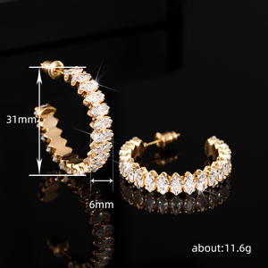 Orecchini a Cerchio in Cristallo Placcati Oro per Donne, Gioielli di Lusso per Uso Quotidiano con Incastonatura a Canale, Placcati in Oro 22k - Product Image 6