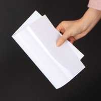 Feuille de plastique PVC blanc brillant à épaisseur personnalisée pour l'emballage sous blister et le thermoformage