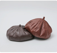 Béret en cuir PU pour femmes, style coréen, surdimensionné, vintage, couleur café, bonnet chaud d'hiver, chapeau artistique rétro pour femmes au quotidien
