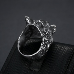 Anillo de Acero Inoxidable con Cabeza de Lobo Vikingo Chapado en Oro Único para Hombre, Joyería de Moda Punk Biker para Bodas y Fiestas - Product Image 4
