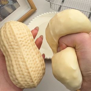 Juguete Antiestrés al por Mayor, Bola de Maní Rellena de Bloques, Hecha a Mano, Suave, Promocional, de Material PU, Juguetes Blandos - Product Image 1