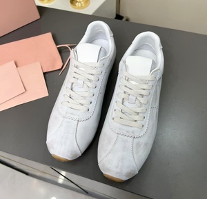 Chaussures pour femmes en dentelle vieillie - Chaussures en cuir véritable blanc cassé, à semelle plate, décontractées et idéales pour les trajets quotidiens - Product Image 5