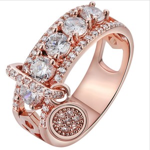 Anello a Disco Rotondo per Donne, Gioiello da Dito Creativo con Accento in Pietra - Product Image 1