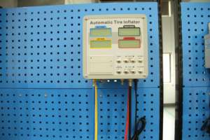 <span class=keywords><strong>G5</strong></span> treo tường hoàn toàn tự động lốp <span class=keywords><strong>Inflator</strong></span> với kỹ thuật số 4-lcd hiển thị và màn hình áp suất máy bơm không khí cho 4-Lốp Lạm Phát - Product Image 5