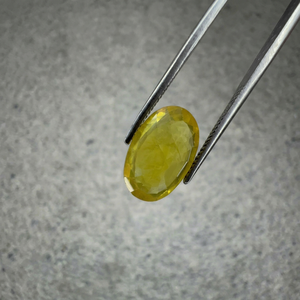 Saphir Jaune Vif Naturel Certifié GIA de 4 Carats, Coupe Ovale, Pierre Précieuse Libre pour Bijoux de Luxe Personnalisés - Product Image 1